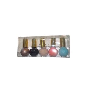 Joan Rivers Beauty 5 Pc Nail Polish Collection Color of the Season .25 FL oz New